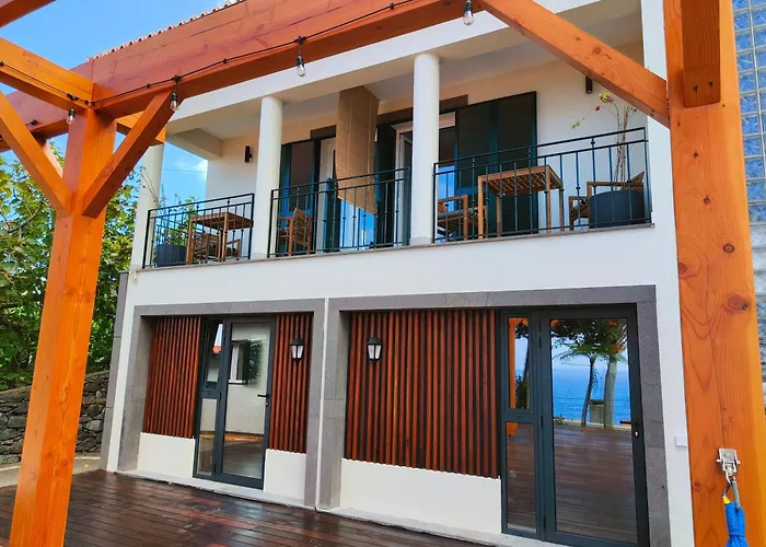 North Madeira Hostel *