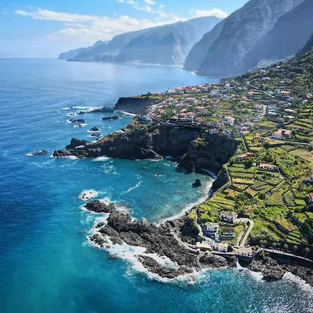 Хостел North Madeira Сейшал