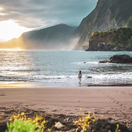 Хостел North Madeira *