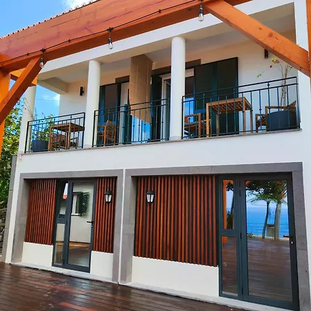 North Madeira Hostel *